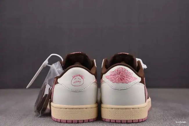 Rep MAX 1 DZ4137-206 x Low Scott SP AJ Travis OG 0325